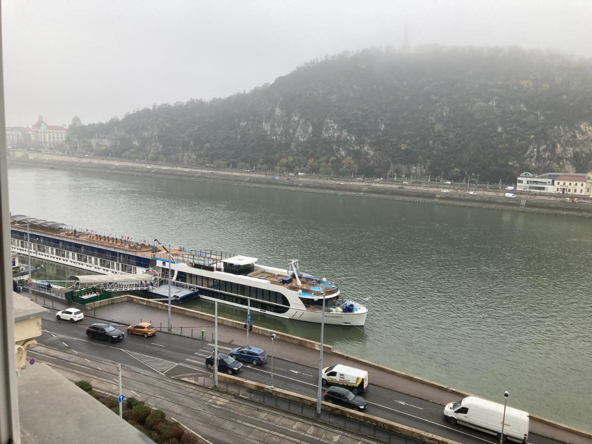 Danube View Apartment Budapest Luaran gambar
