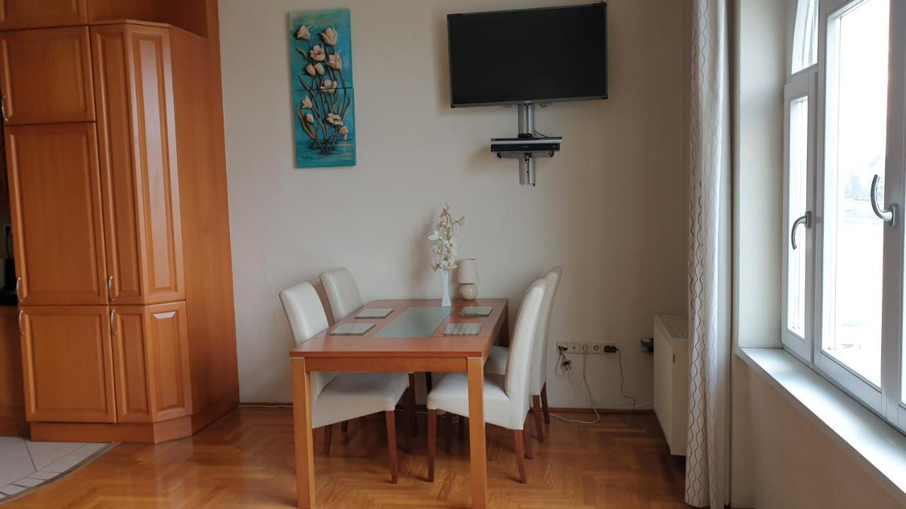 Danube View Apartment Budapest Luaran gambar